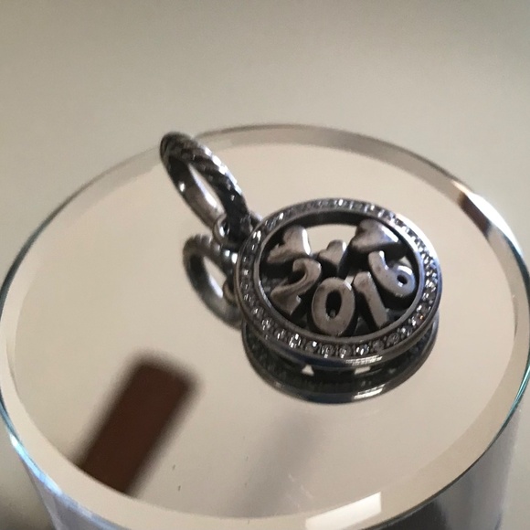 2016 dangle charm Pandora style - Picture 3 of 3